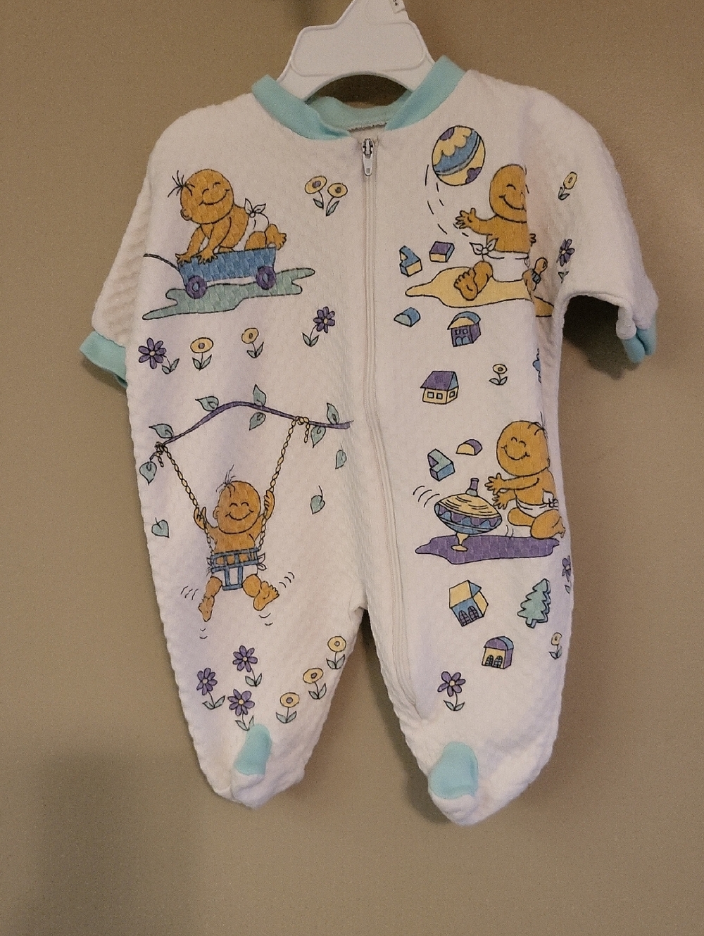 Adorable vintage footed sleeper/footie
